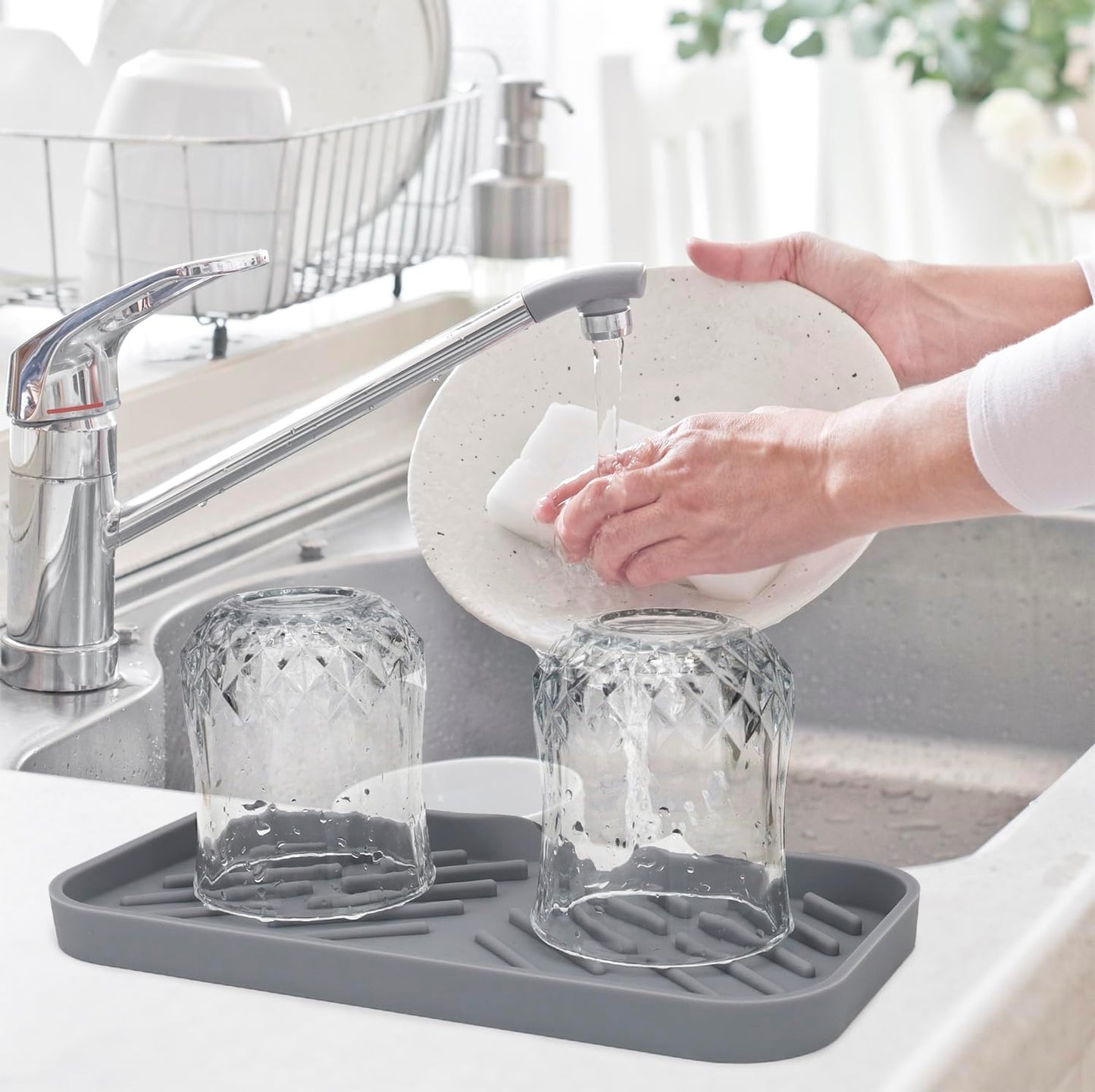 Yasmen Silicone Bathroom Soap Dishes, Sink Sponge Holder for Kitchen, Rubber Soap Dish with Drain, Shower Soap Sponge Tray, Sink or Counter Organizer, for Bar Soap, Bottle, Dish Soap Dispenser-Grey